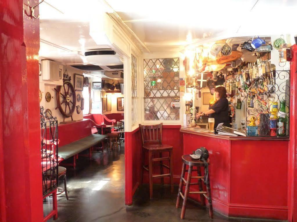 פדסטואו The London Inn מראה חיצוני תמונה